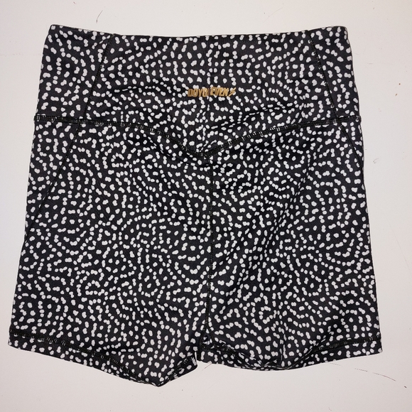 DOYOUEVEN SET (BRA & SHORTS) - Picture 4 of 4